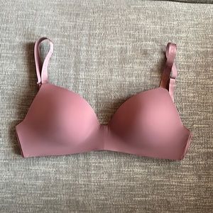 VS wireless lightly lined T-shirt bra